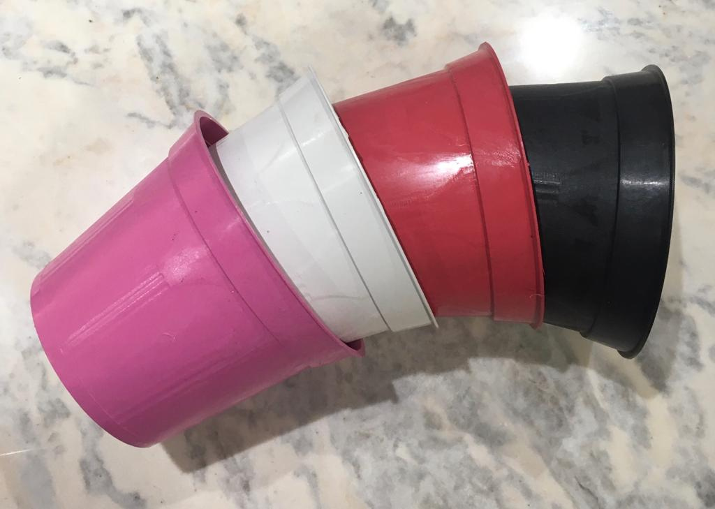 Kit de 20 peças de vaso plástico N14 tipo Holambra com cores sortidas
